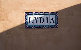 Lydia Cavehouse