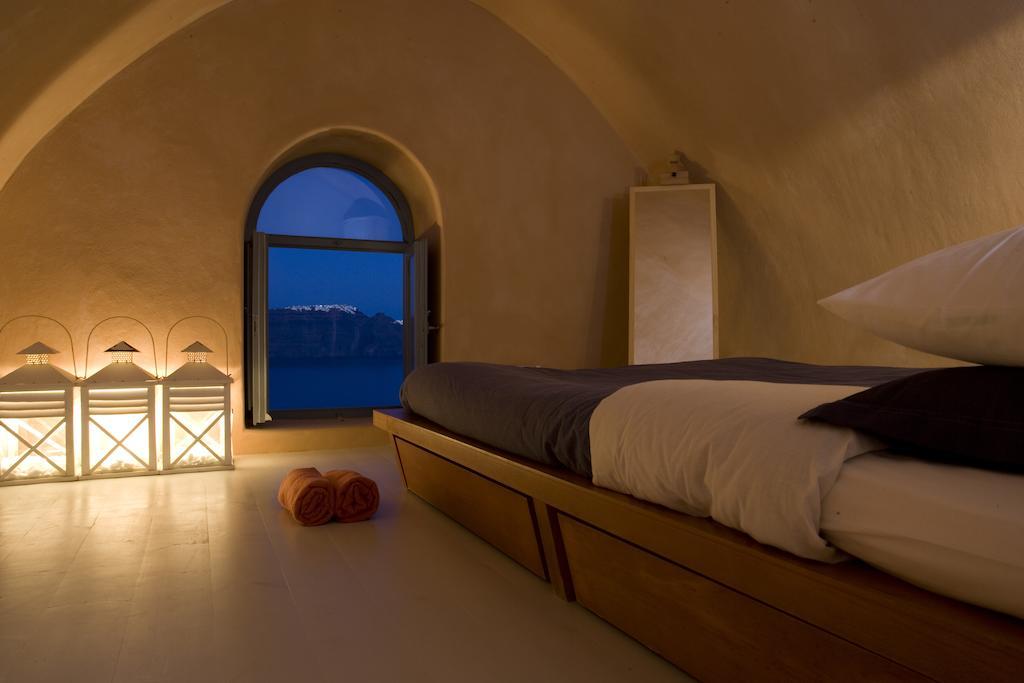 Lydia Cavehouse Villa Oia  Room photo